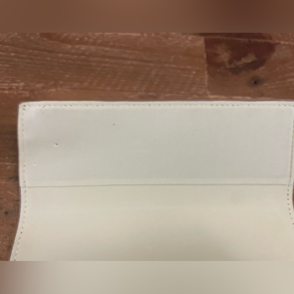 Burberry Sunglasses New - Picture 11 of 13